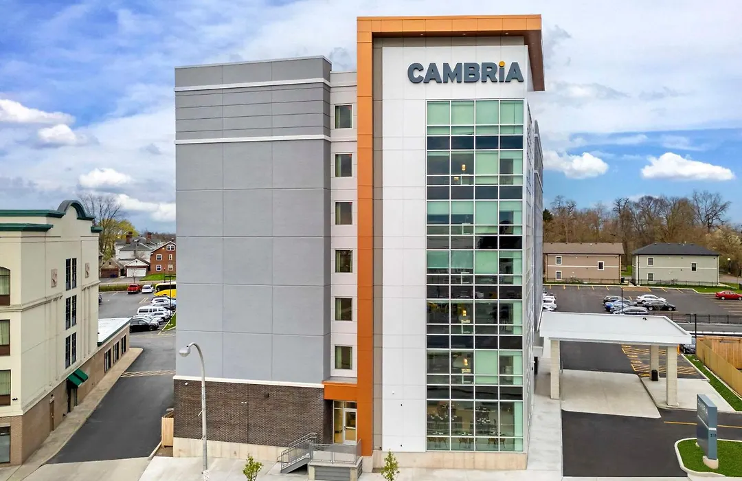 Cambria Hotel Niagara Falls-1